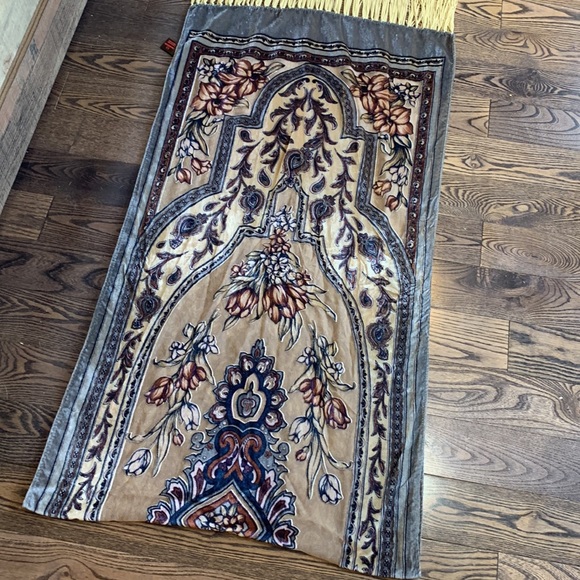 Genuine DANIER SCARF - Picture 2 of 6